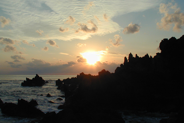 八丈小島　夕日の画像