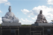 八丈島流人第1号の宇喜多秀家公と豪姫の像の画像