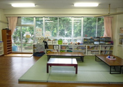三根小学校教室の様子