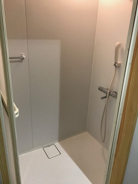 女性用シャワー室の画像