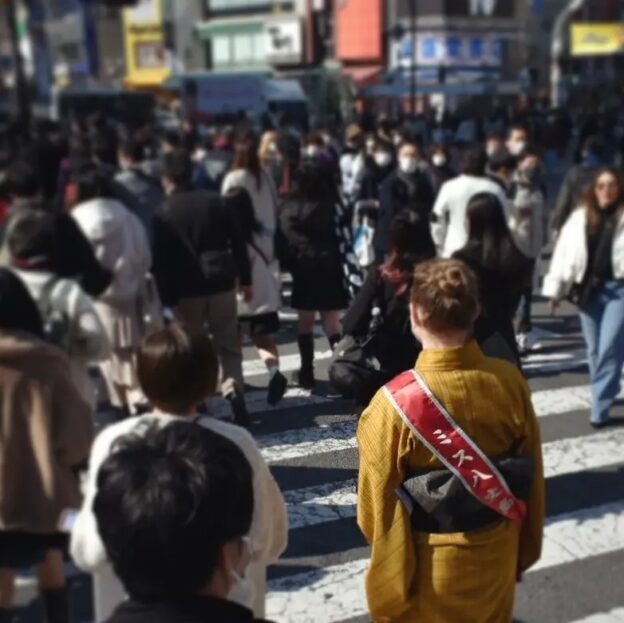 スクランブル交差点の画像