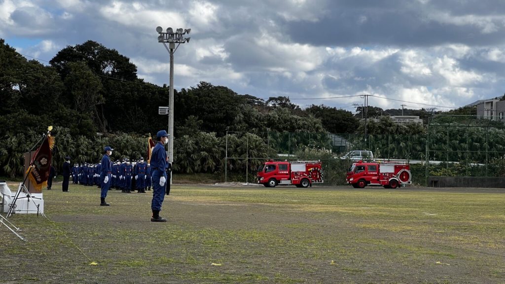 消防団員のパレードの画像