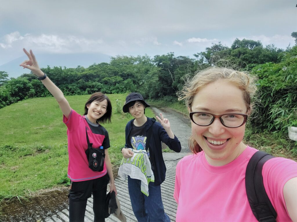 友達と三原山に登山の画像