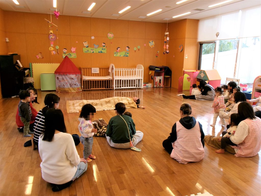 みんなでギュッ!ふれあいあそびの写真10