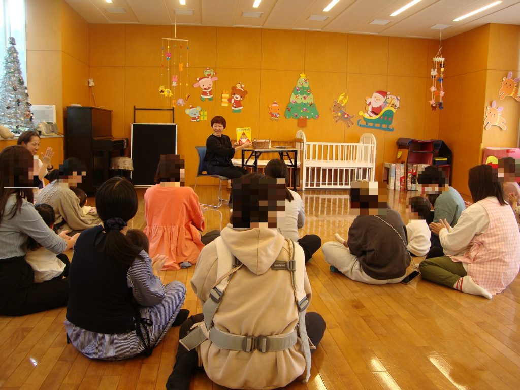 12月のおはなし会の写真01