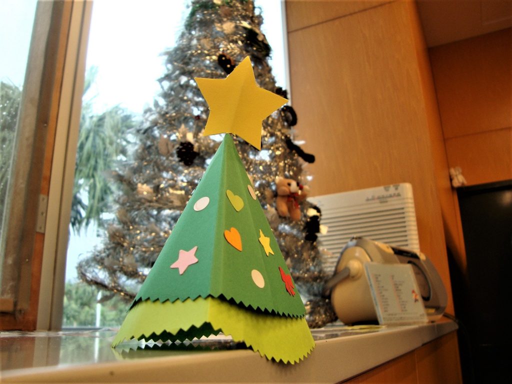 クリスマス飾り作りの写真01