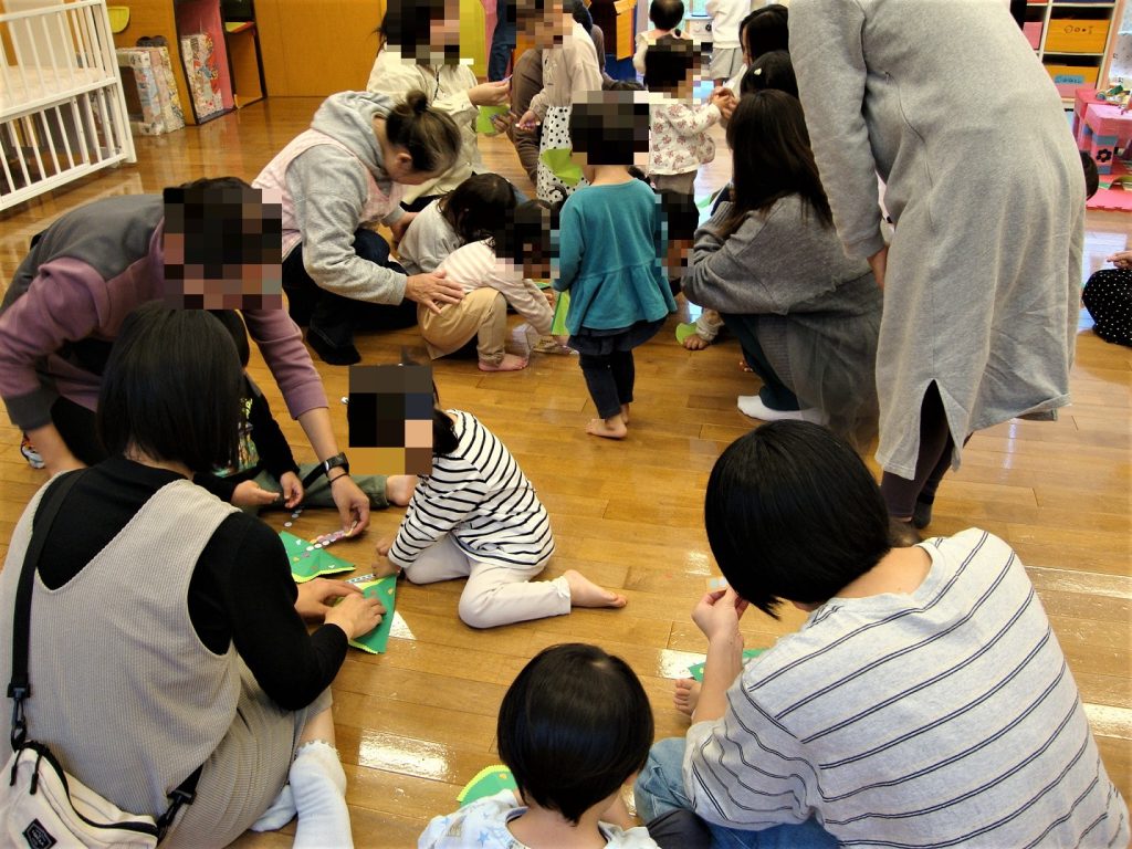クリスマス飾り作りの写真03