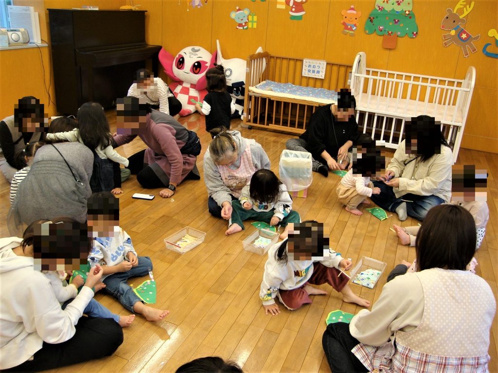 クリスマス飾り作りの写真04
