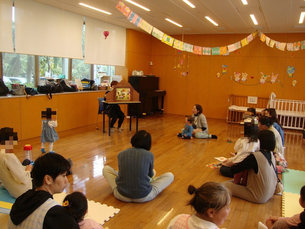 11月のおはなし会の写真01