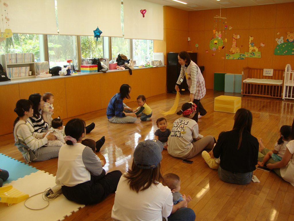 はじめまして!みんなで手あそび・うたあそびの写真02