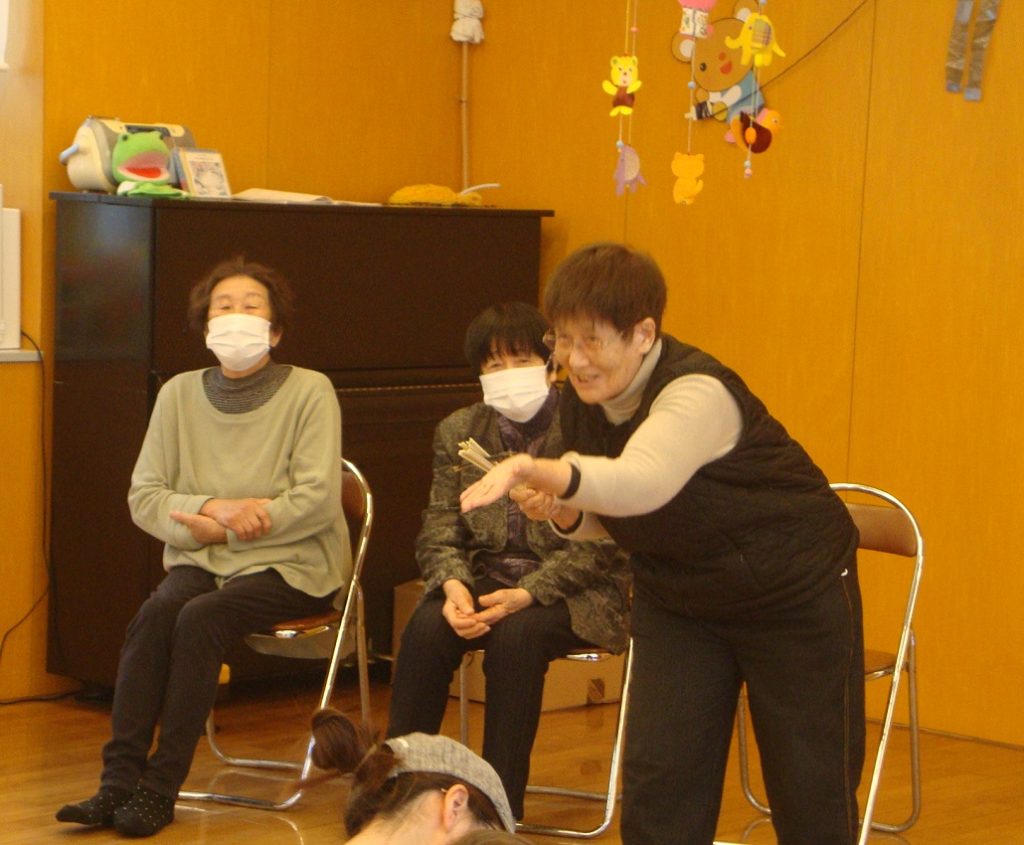 支援で豆まき!オニは~そと~!!の写真04