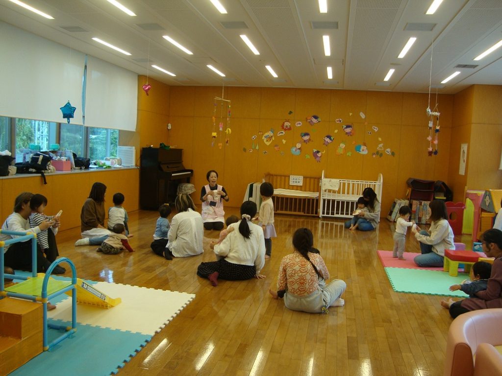 ガチャガチャドンドン 音あそび♪の写真01