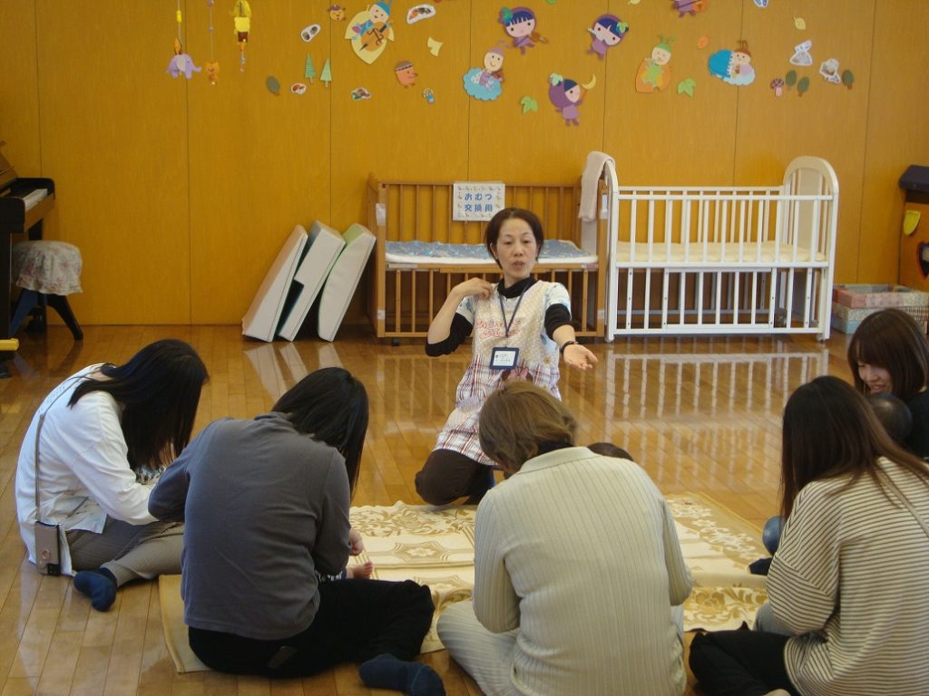 みんなでぎゅっ ふれあいあそびの写真05