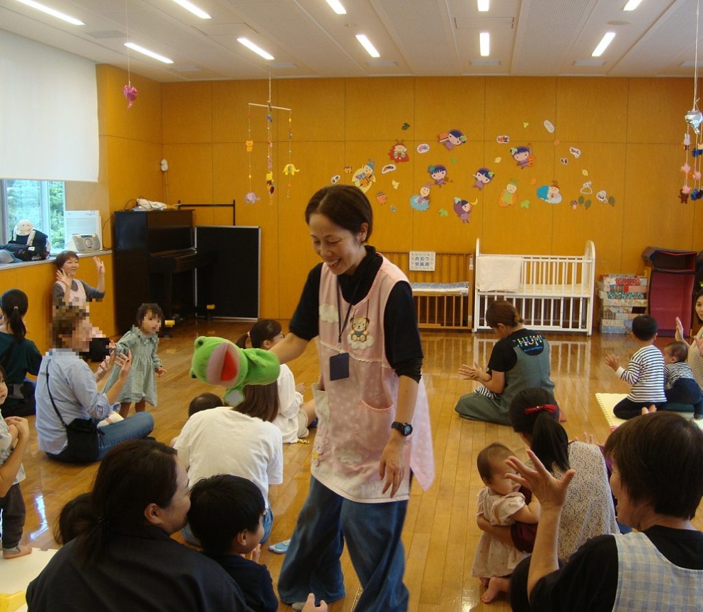 絵本であそぼう! 11月のおはなし会の写真01
