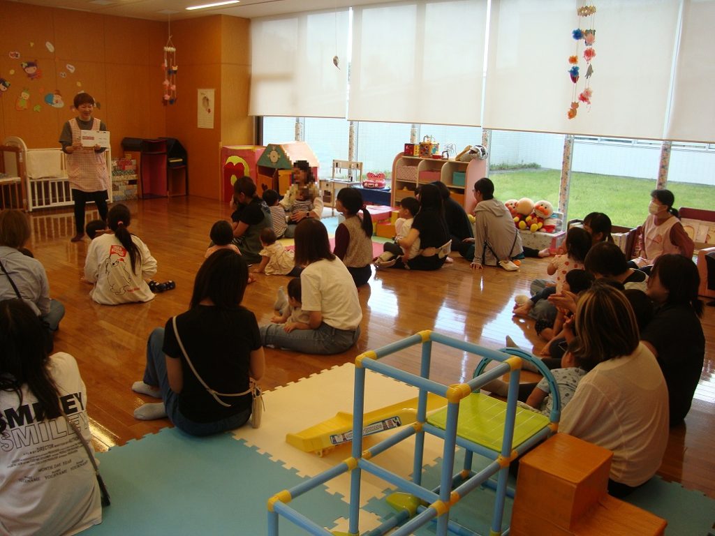 絵本であそぼう! 11月のおはなし会の写真06