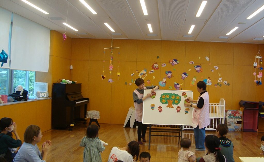絵本であそぼう! 11月のおはなし会の写真09