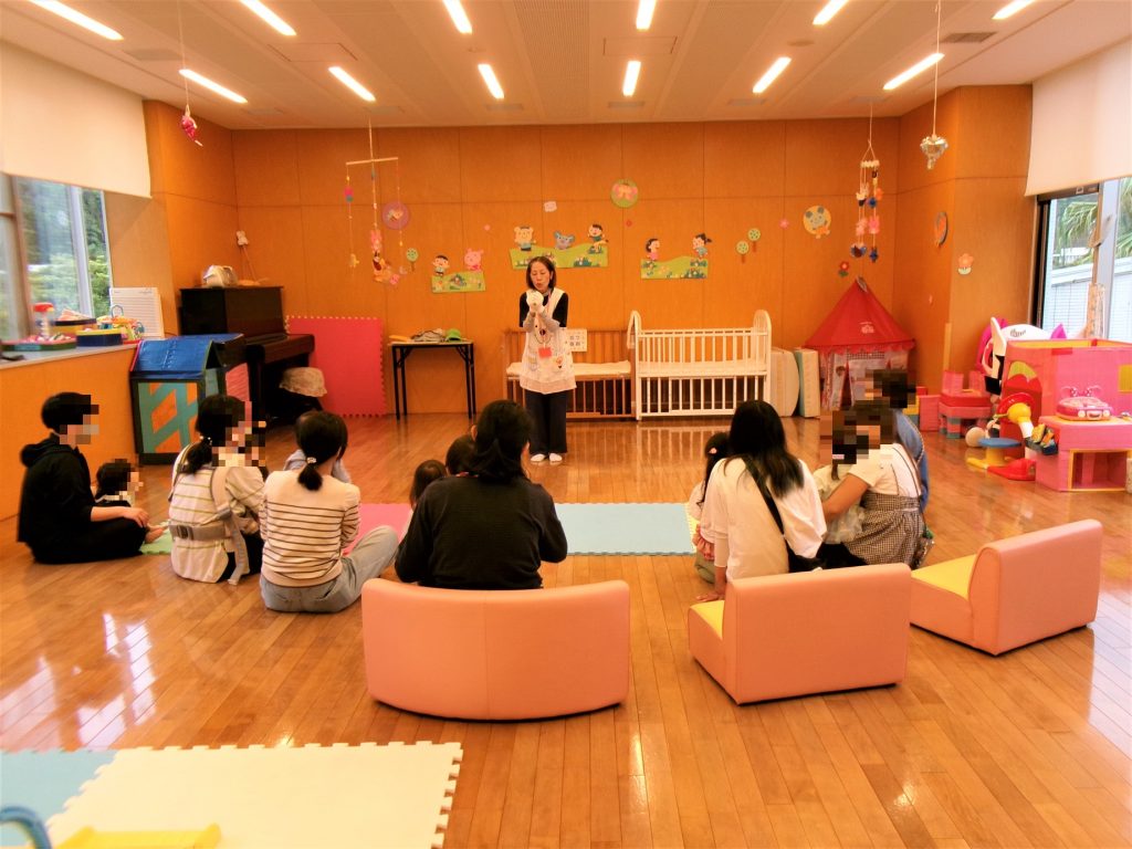 はじめまして!みんなで手あそび ♪ うたあそび01の写真