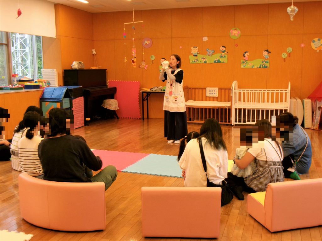 はじめまして!みんなで手あそび ♪ うたあそび02の写真