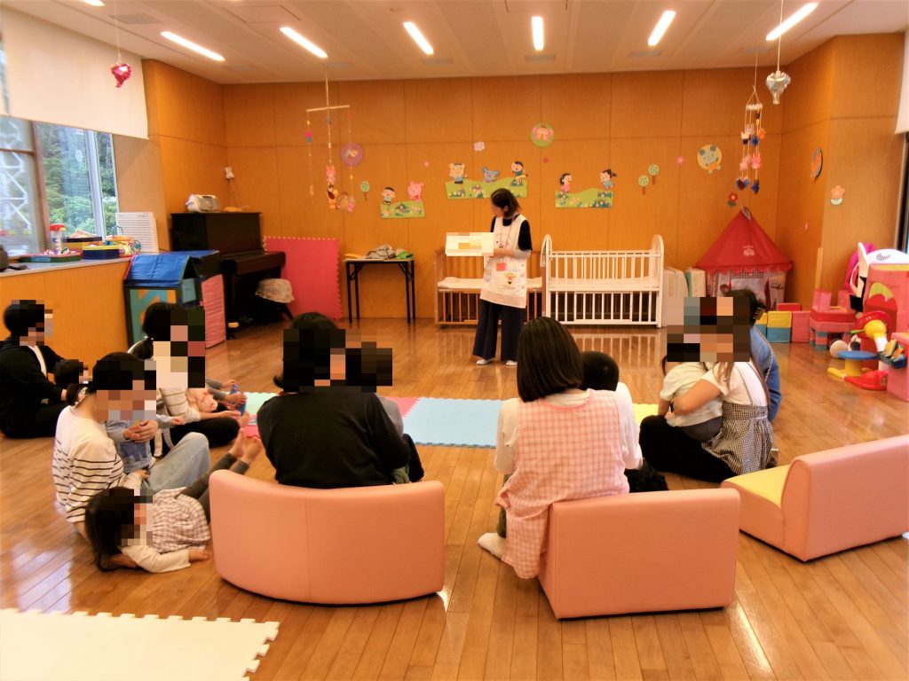 はじめまして!みんなで手あそび ♪ うたあそび03の写真