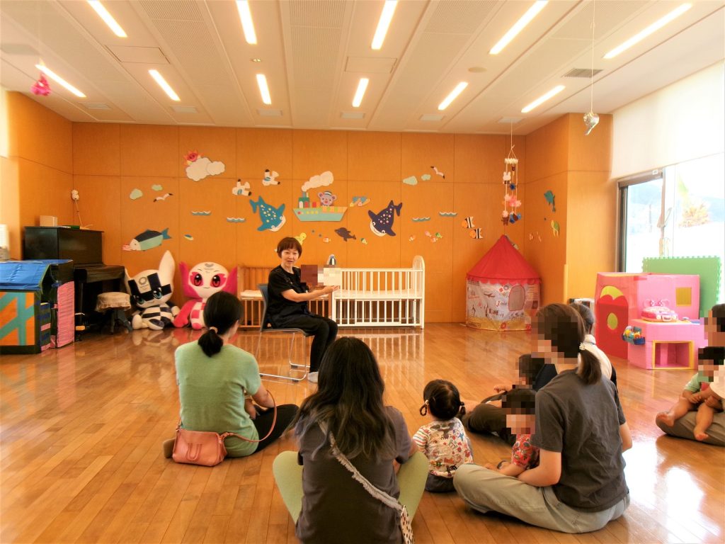 ７月２２日催し「おどったり　よんだり♪」
